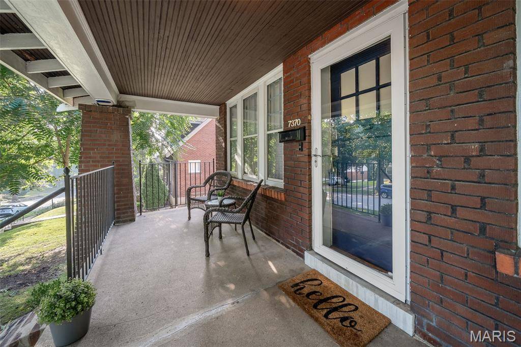 7370 Carleton AVE, University City, MO 63130