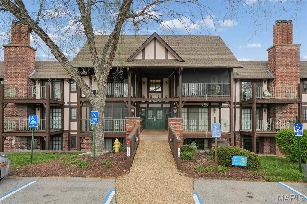 1436 Heritage LNDG #310, St Charles, MO 63303