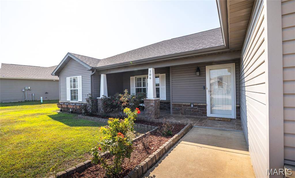 106 Greythorn CT, St Robert, MO 65584