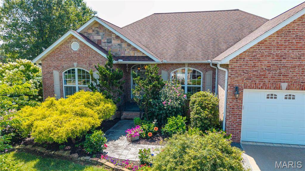 1863 Greenbrier ST, Cape Girardeau, MO 63701