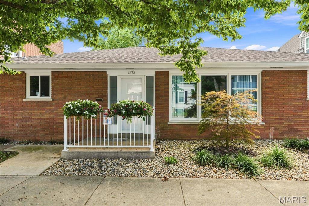 1212 Main St, Highland, IL 62249