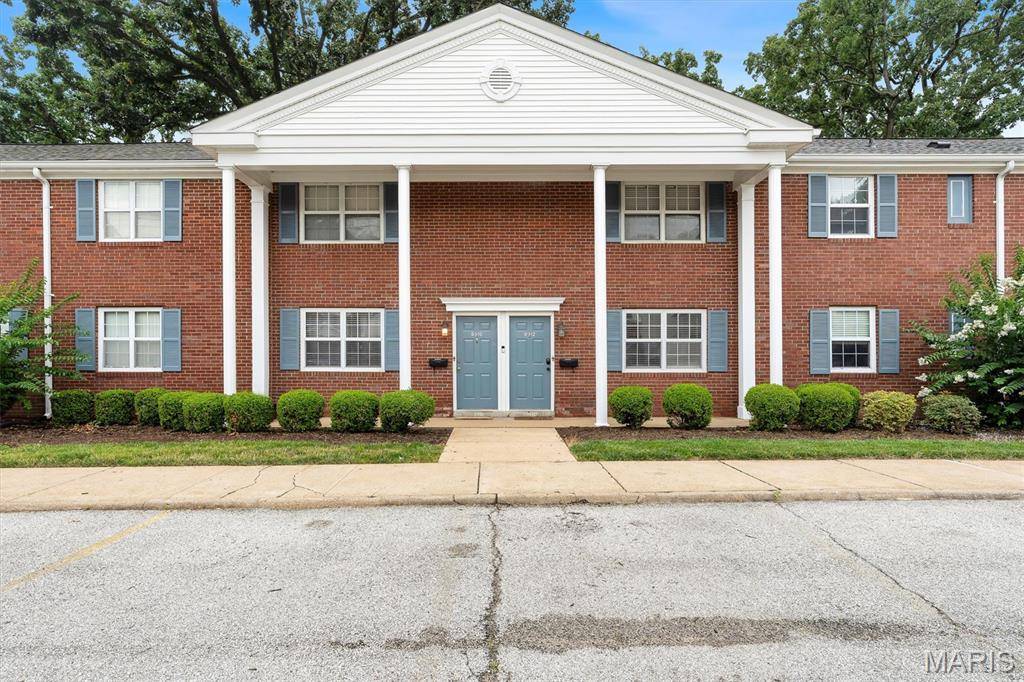 8912 N Swan CIR, Brentwood, MO 63144