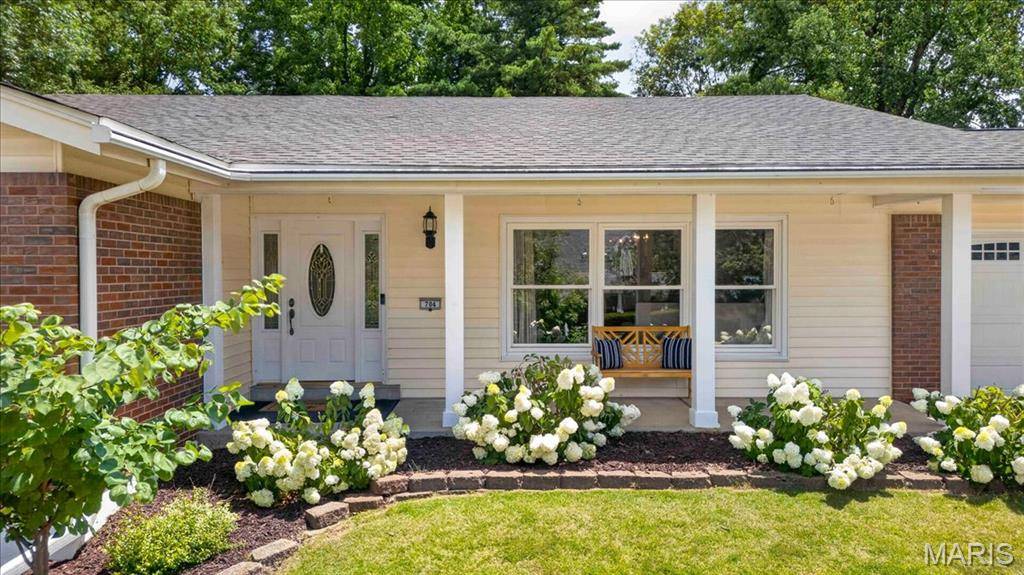 704 Clayworth DR, Ballwin, MO 63011