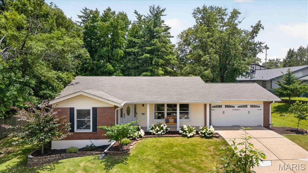 704 Clayworth DR, Ballwin, MO 63011