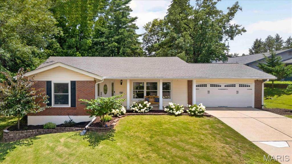 704 Clayworth DR, Ballwin, MO 63011