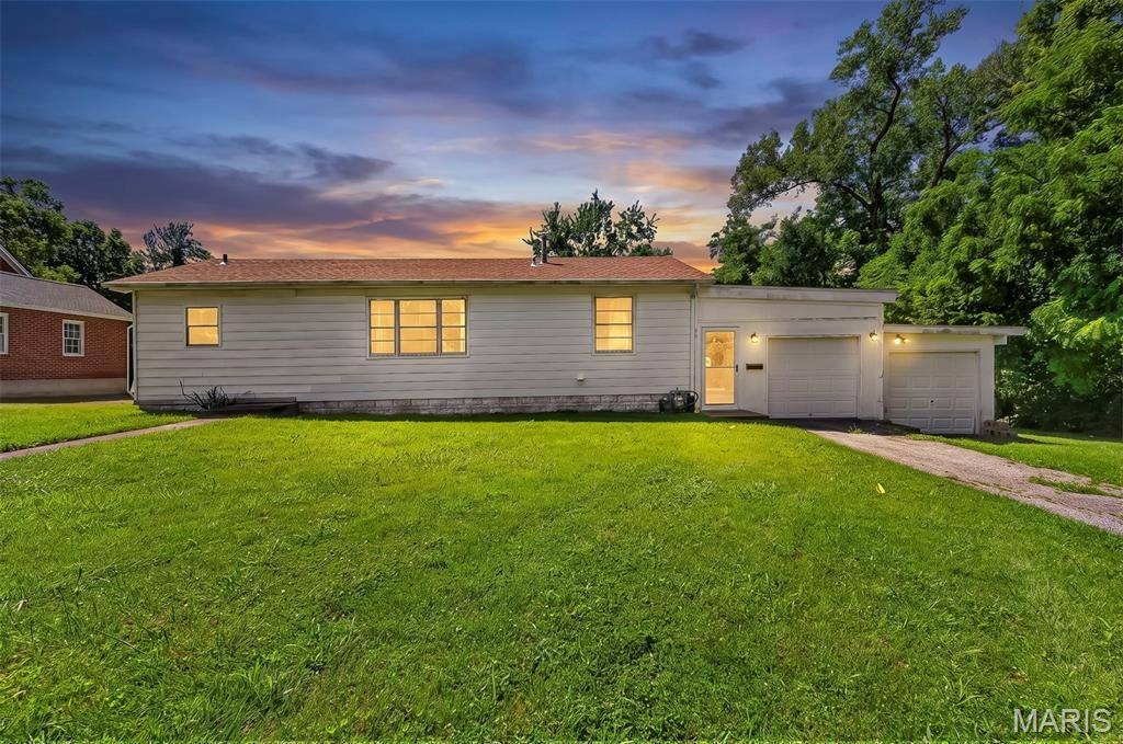 38 S 86th ST, Belleville, IL 62223