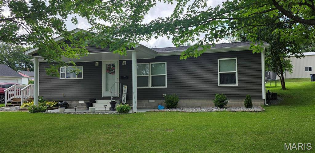 501 E Broadway ST, Steeleville, IL 62288