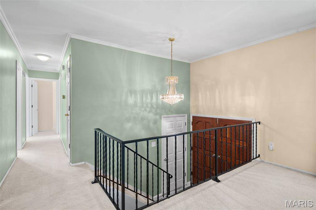 10300 Parkman DR, St Louis, MO 63123