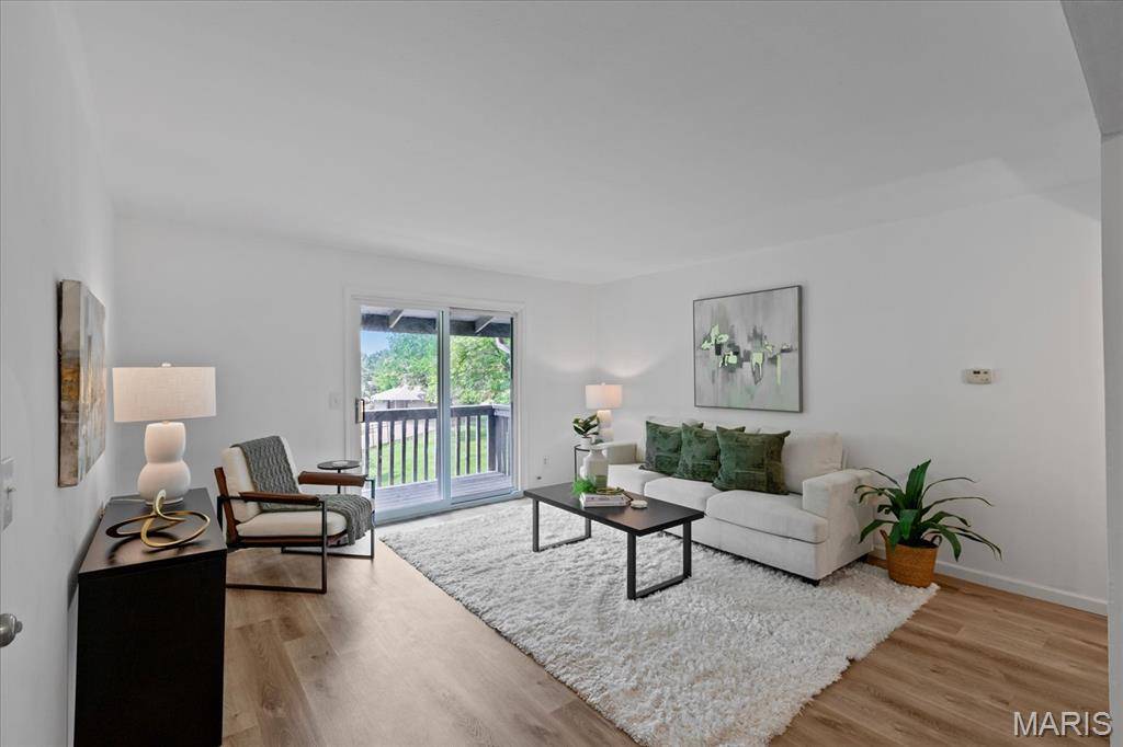 1733 Gascony Parc DR #1733, Lake St Louis, MO 63367