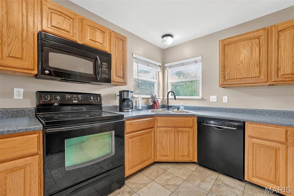 1040 Wrigley CIR, Warrenton, MO 63383
