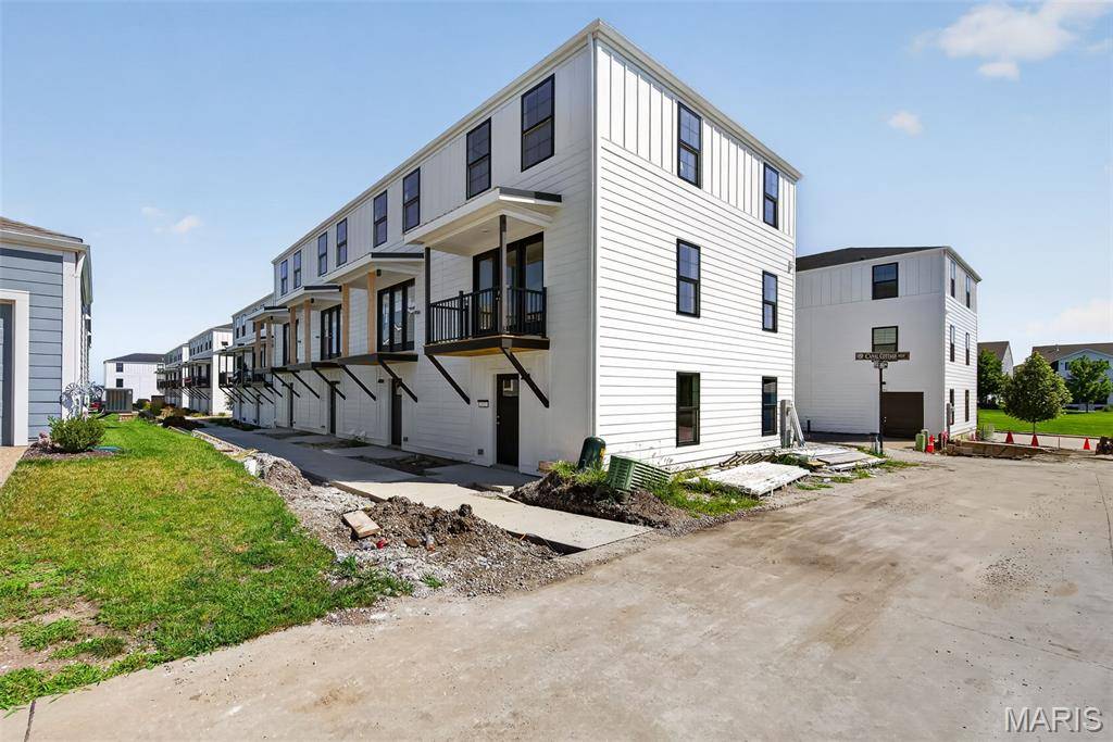 192 Canal Cottage ALY, St Charles, MO 63301