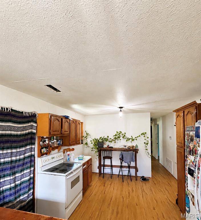 1023 Thomasville RD, Houston, MO 65483