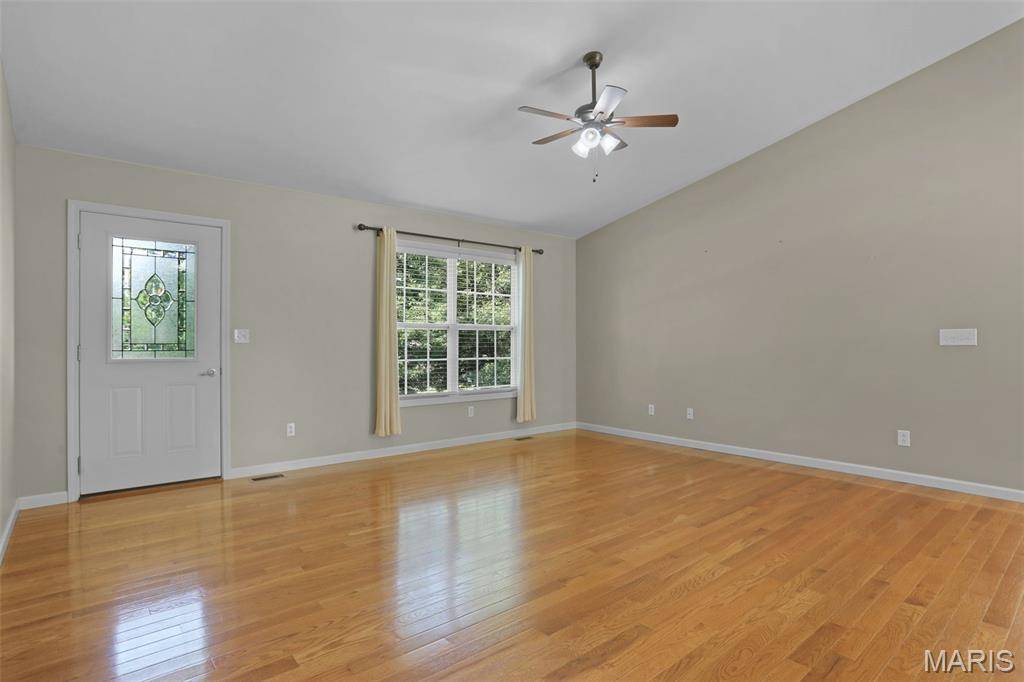 1423 E 5th ST, Washington, MO 63090