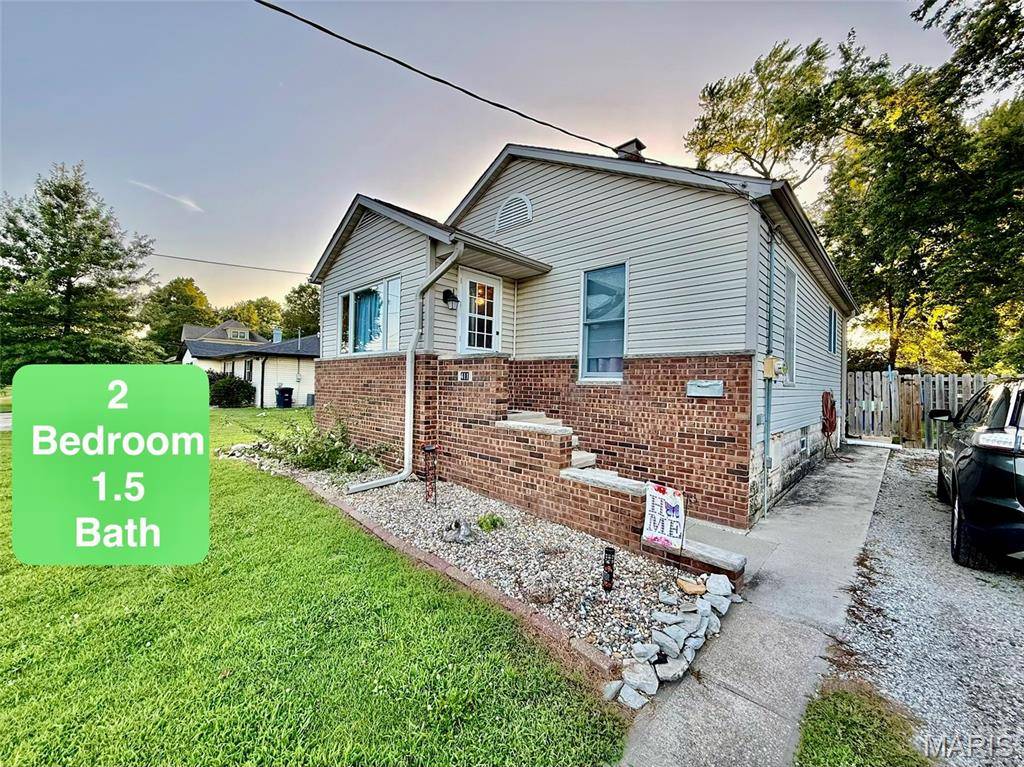 411 E CHESTNUT, Gillespie, IL 62033