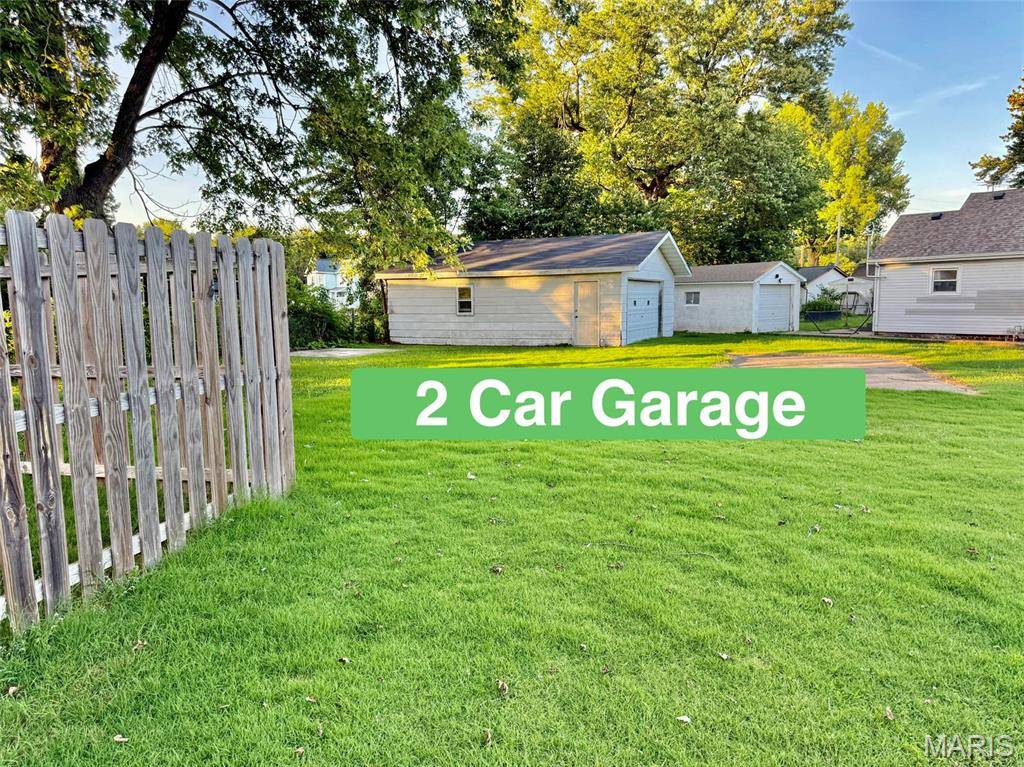 411 E CHESTNUT, Gillespie, IL 62033
