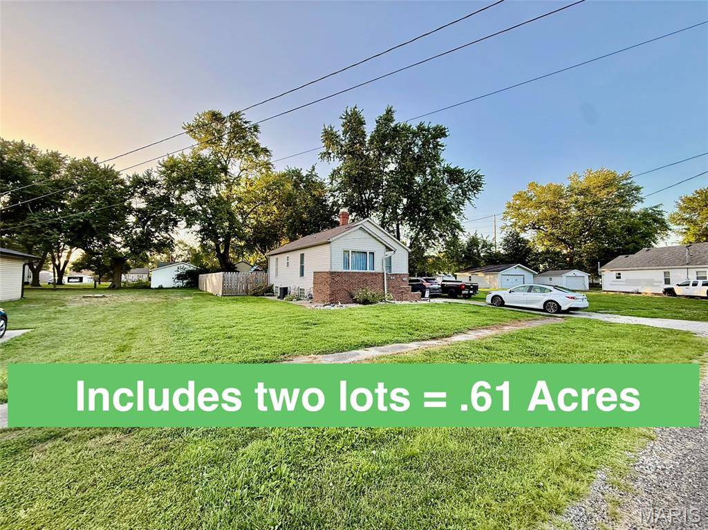 411 E CHESTNUT, Gillespie, IL 62033