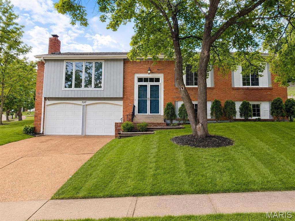 737 Country Heights CT, Manchester, MO 63021