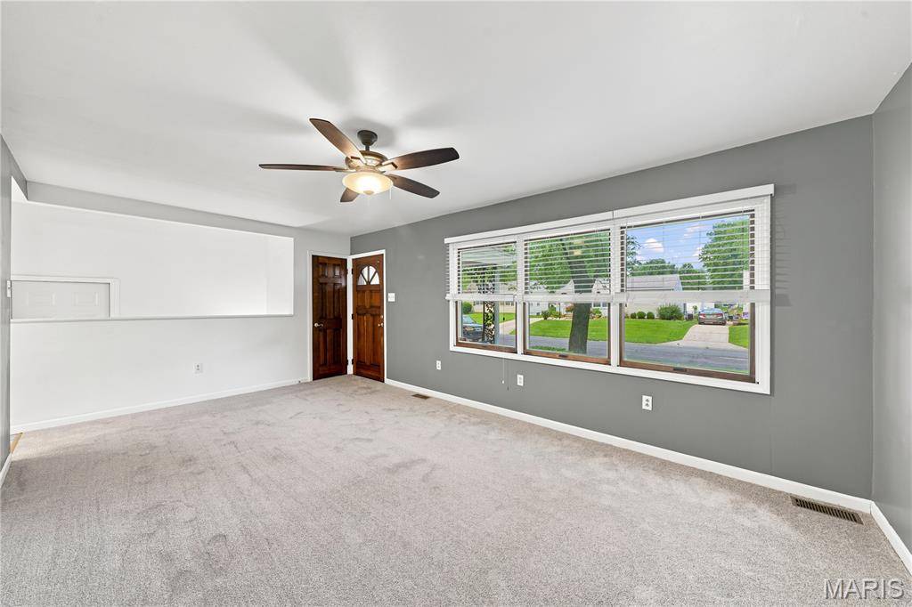 80 La Venta DR, Florissant, MO 63031