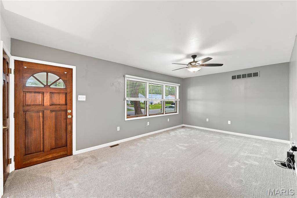 80 La Venta DR, Florissant, MO 63031