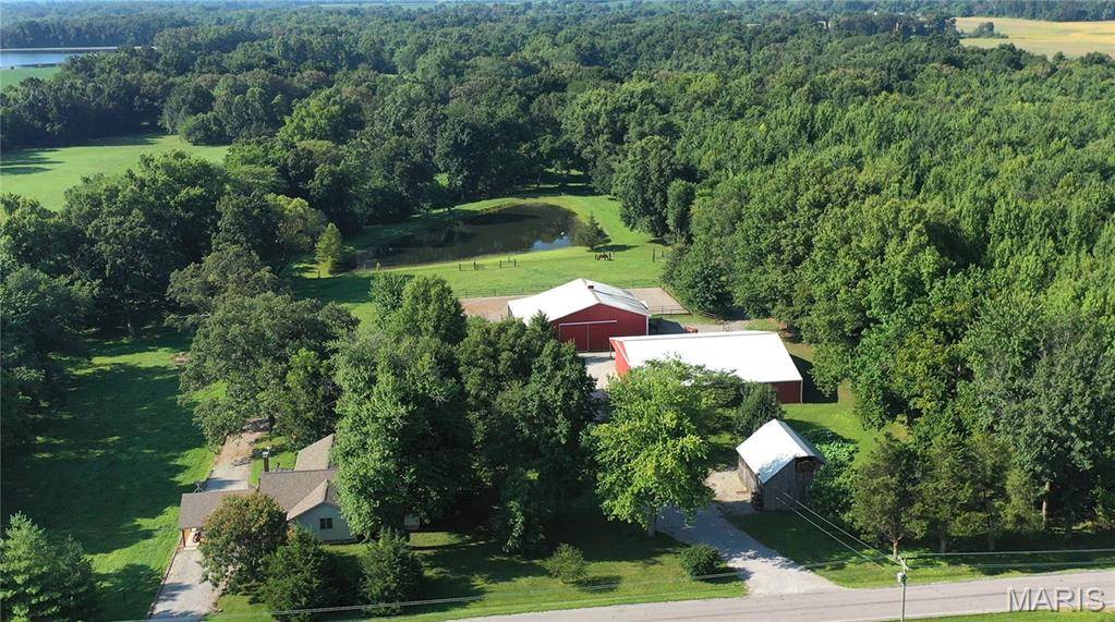 23036 Carlyle RD, Thompsonville, IL 62890