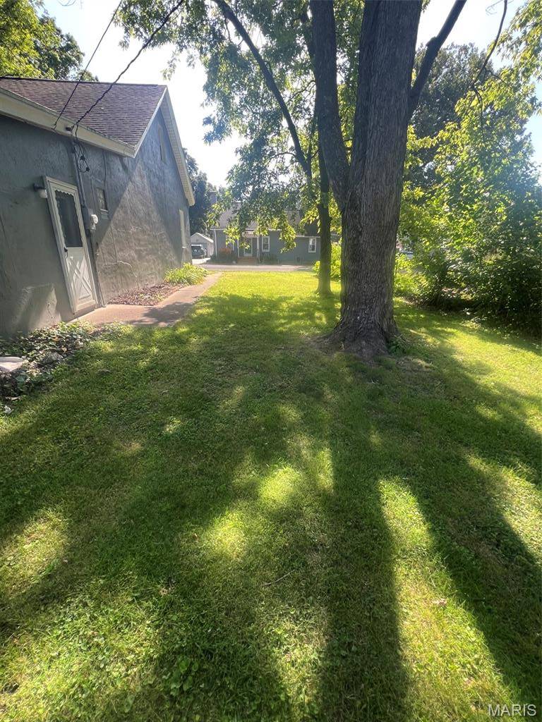 106 S Cherry ST, Freeburg, IL 62243