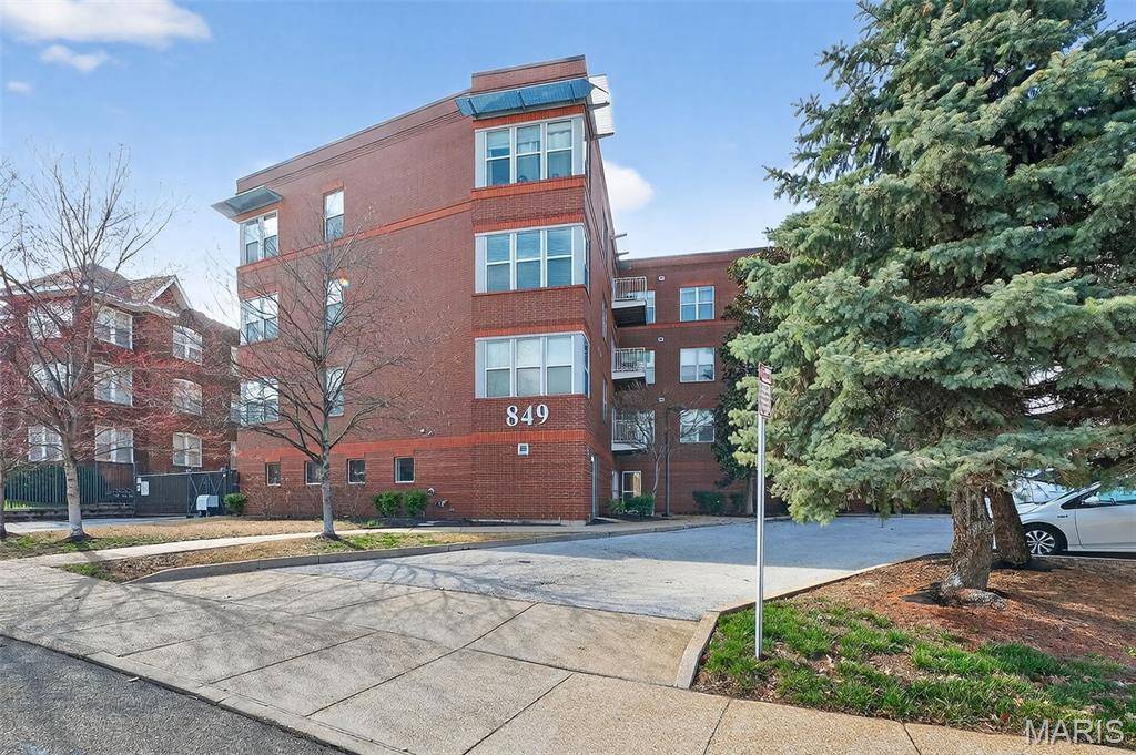 849 Westgate AVE #305, St Louis, MO 63130