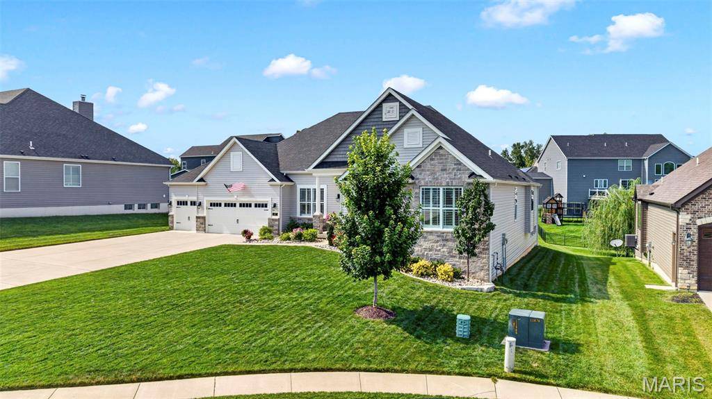 407 Tomahawk Ridge CT, St Charles, MO 63301