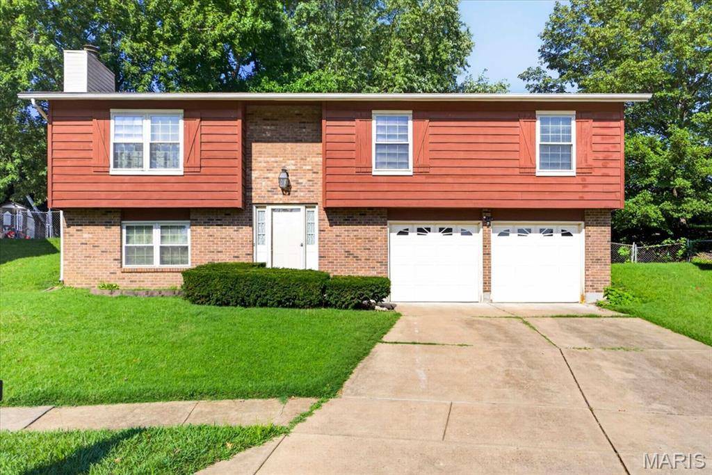 8543 Maylor DR, Affton, MO 63123
