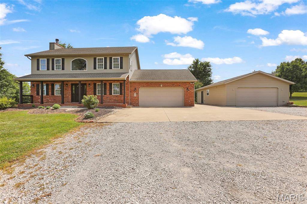 26 Hickory PT, Moro, IL 62067