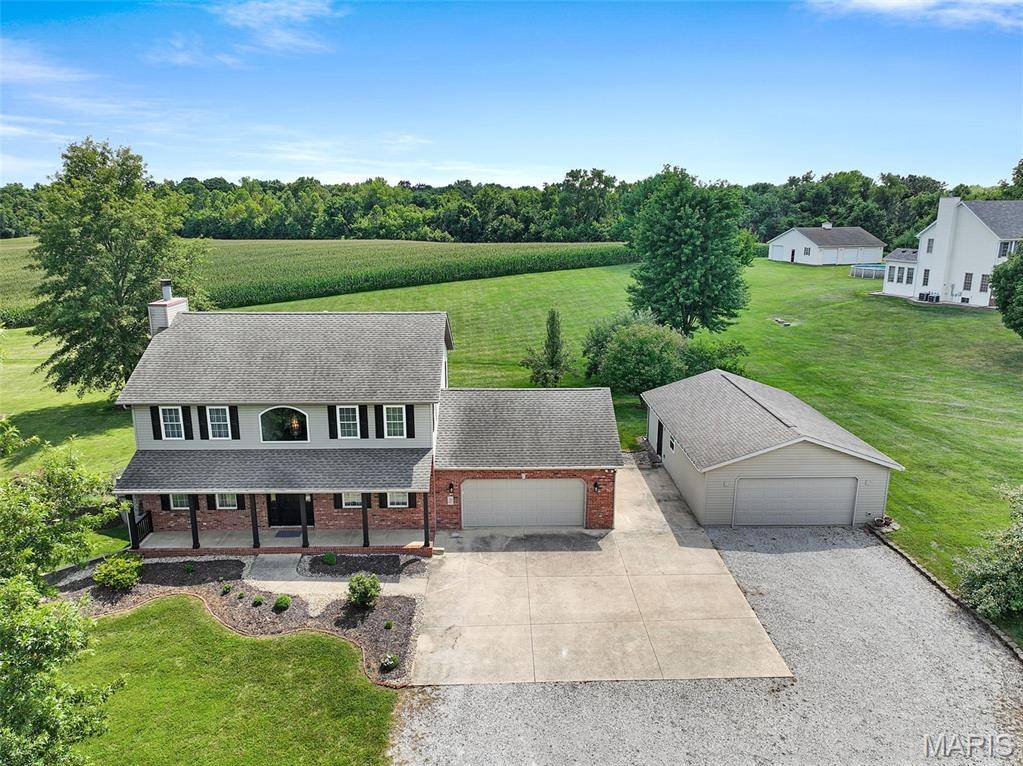 26 Hickory PT, Moro, IL 62067