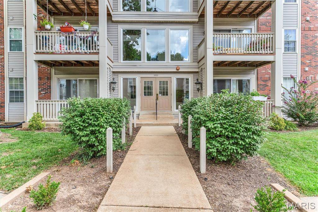 5353 N Kenrick Parke DR #205, St Louis, MO 63119