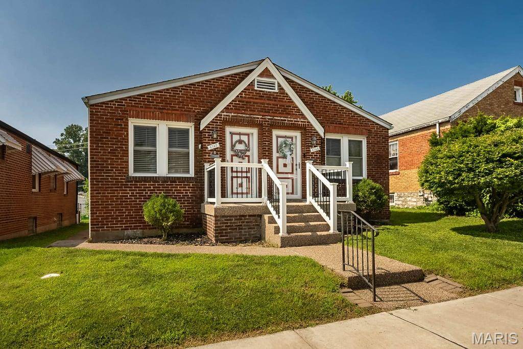 6742 Dolan PL, St Louis, MO 63139