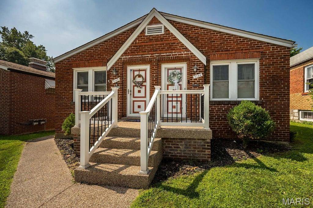 6742 Dolan PL, St Louis, MO 63139