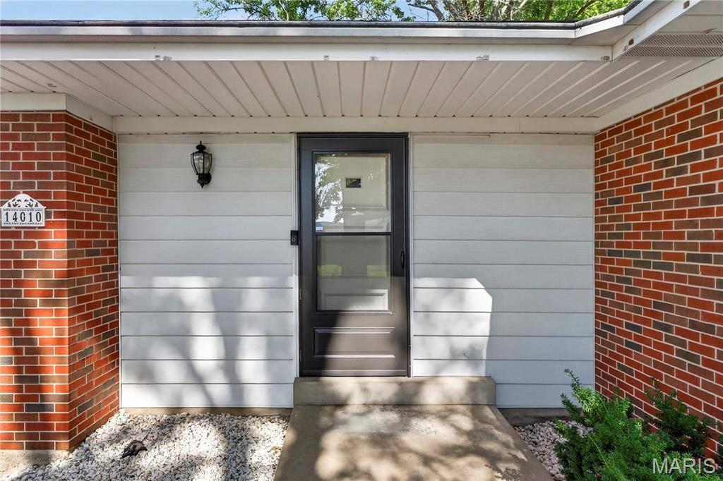 14010 Sunland DR, Florissant, MO 63034