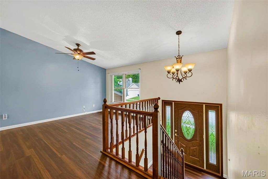 12115 Glenpark DR, Maryland Heights, MO 63043