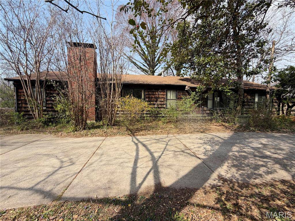 937 Twining PL, St Louis, MO 63119