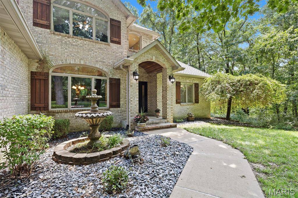 694 Pleasant Ridge RD, Fairview Heights, IL 62208