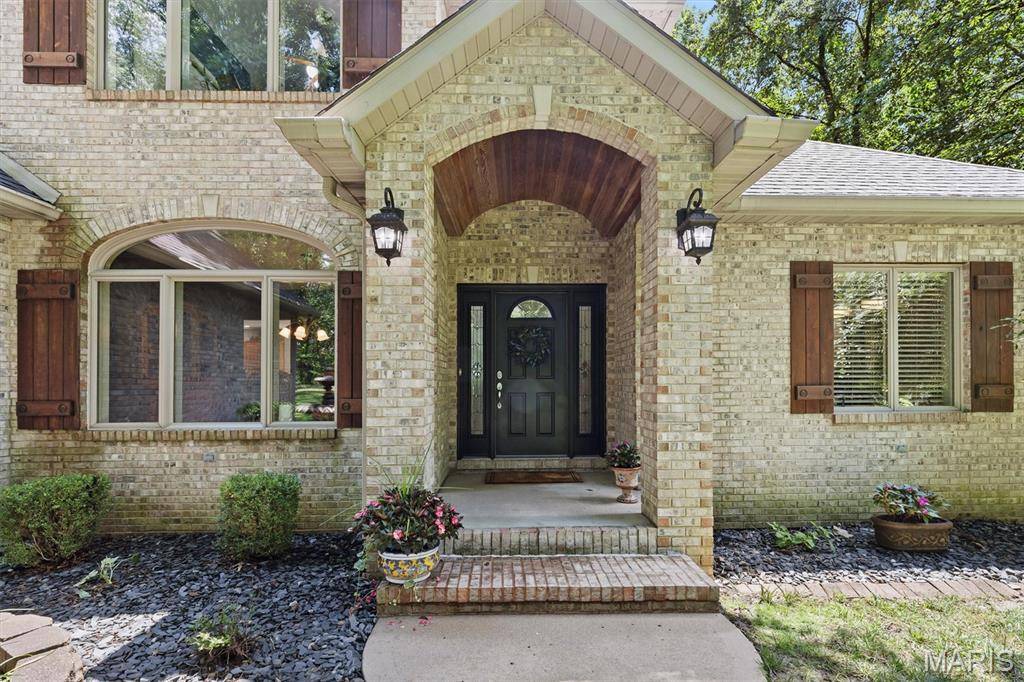 694 Pleasant Ridge RD, Fairview Heights, IL 62208