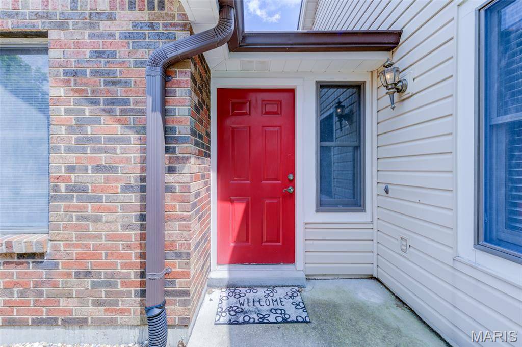 5566 Pierre CT, Unincorporated, MO 63128