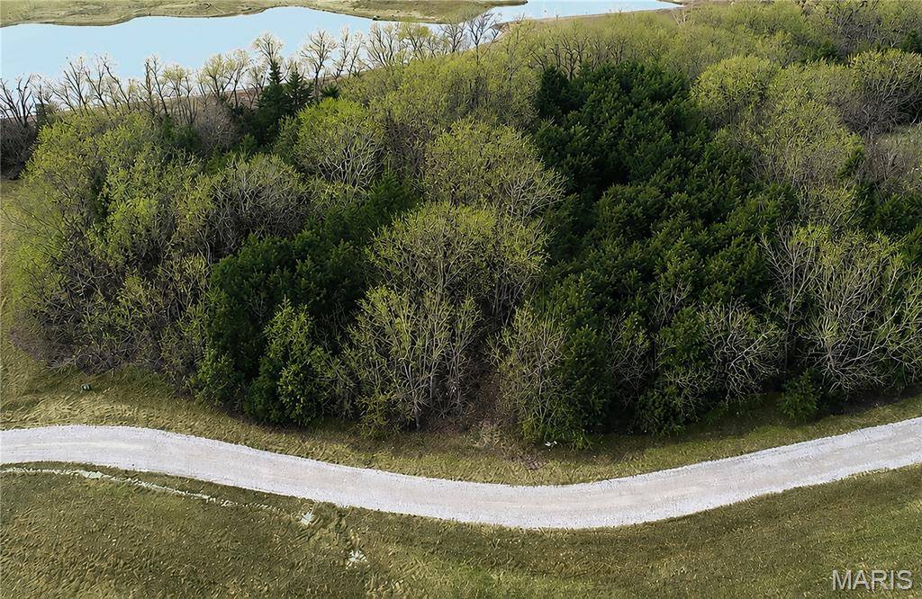 13 Black Oak Road, Maywood, MO 63454