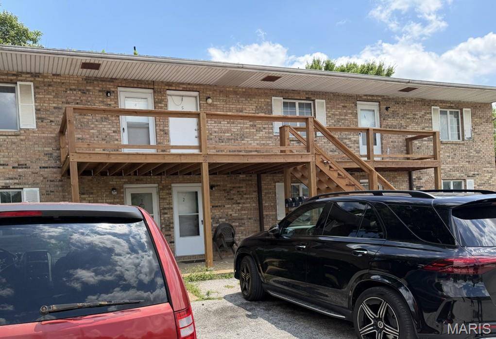 109 Jerome LN, Cahokia, IL 62206