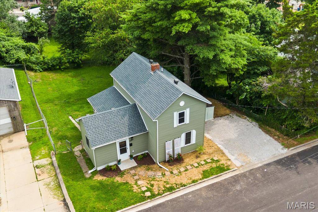 90 Sunset AVE, Glen Carbon, IL 62034