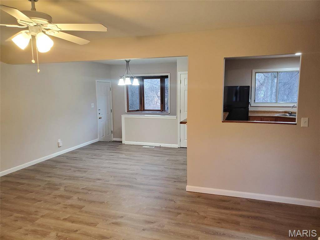 1574 Ville Angela LN, Hazelwood, MO 63042