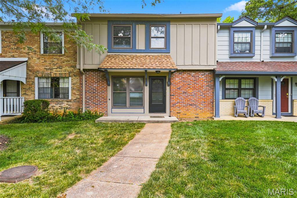 13322 Hiddendale LN, Ballwin, MO 63021