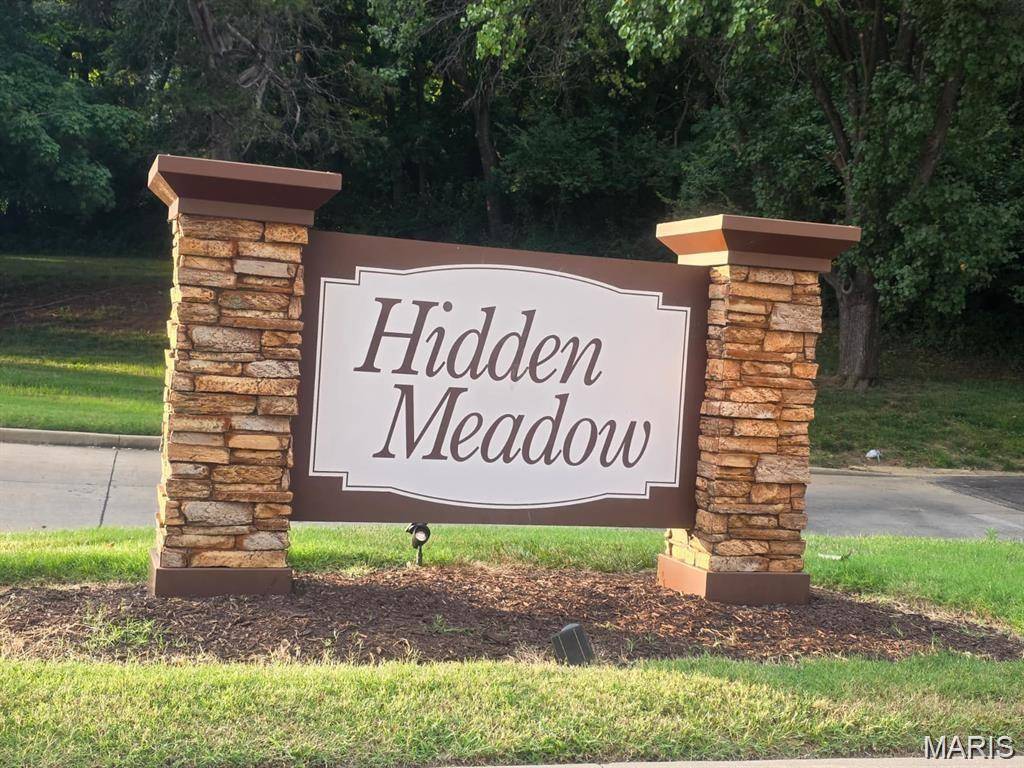 13322 Hiddendale LN, Ballwin, MO 63021