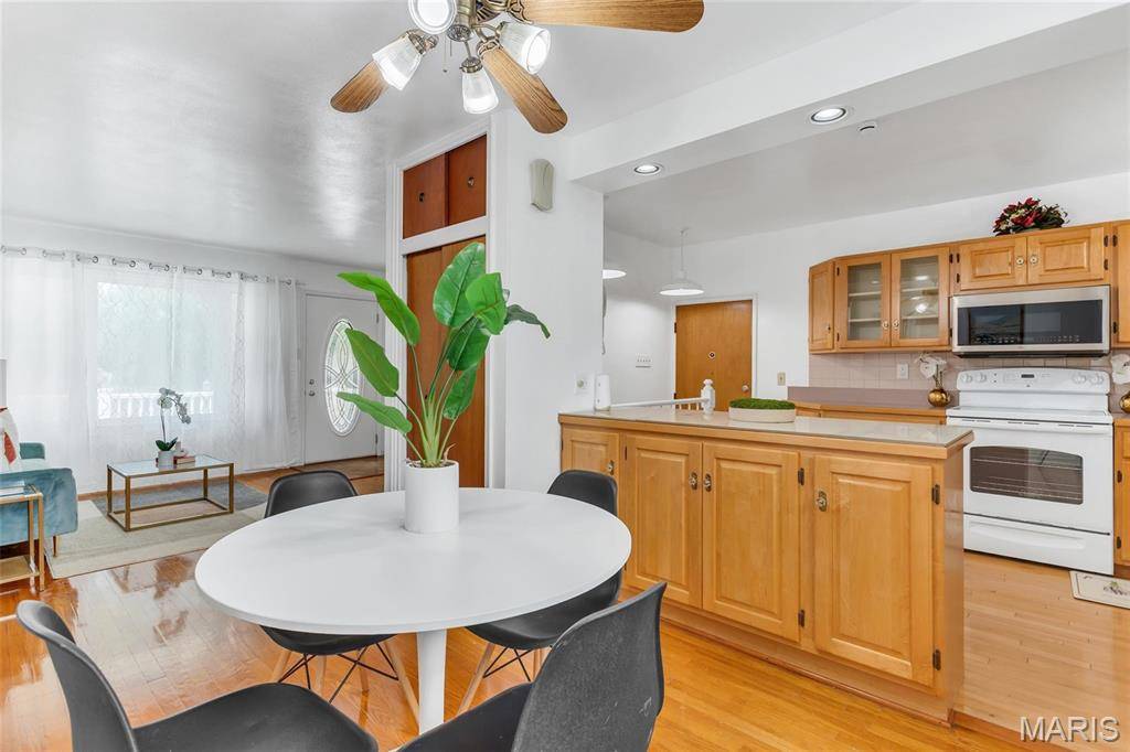 4359 Mohegan DR, Affton, MO 63123