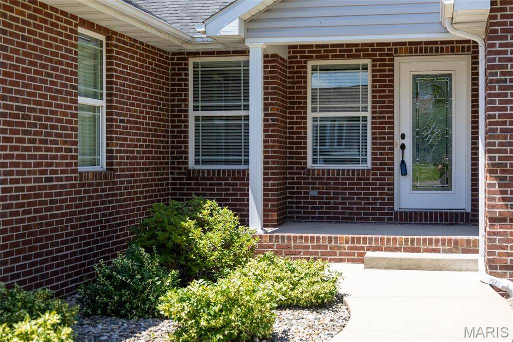 1254 Jamaica DR, Edwardsville, IL 62025
