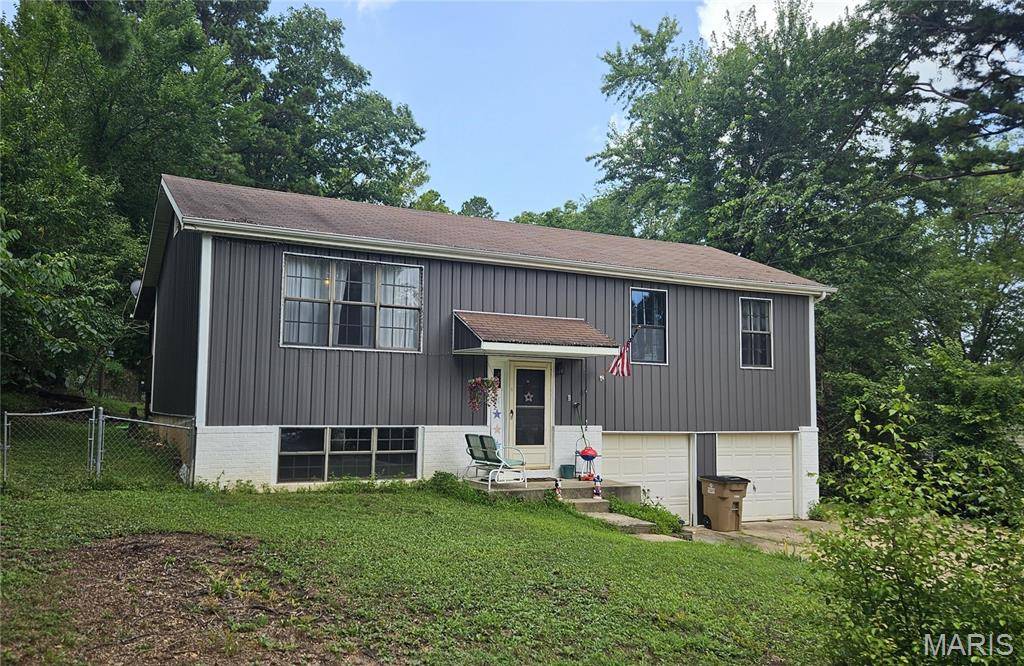525 Skyview DR, Ellington, MO 63638