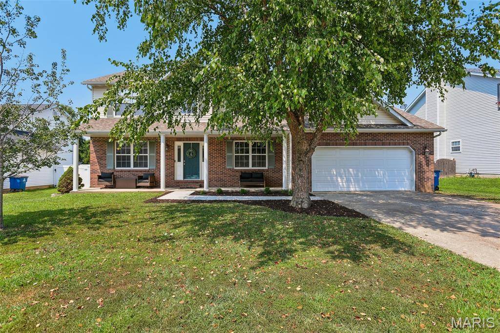 8009 Austin DR, Troy, IL 62294