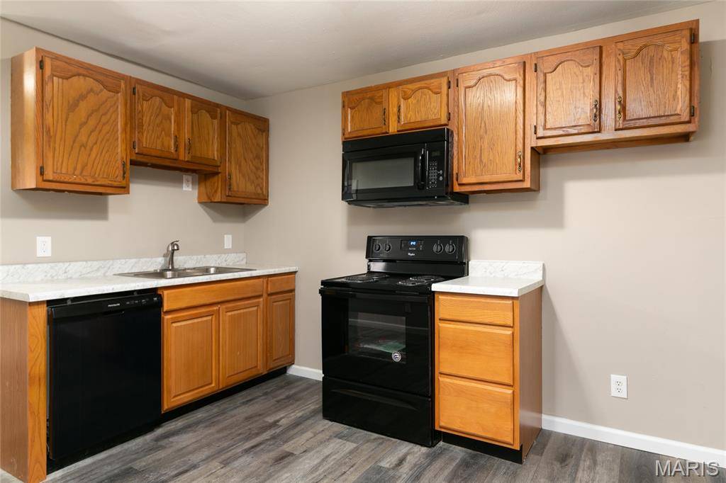 560 E Cherry ST, Troy, MO 63379